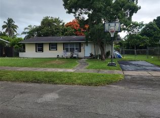 15271 SW 102nd Ct, Miami, FL 33157