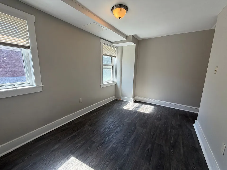 208 W Vine St