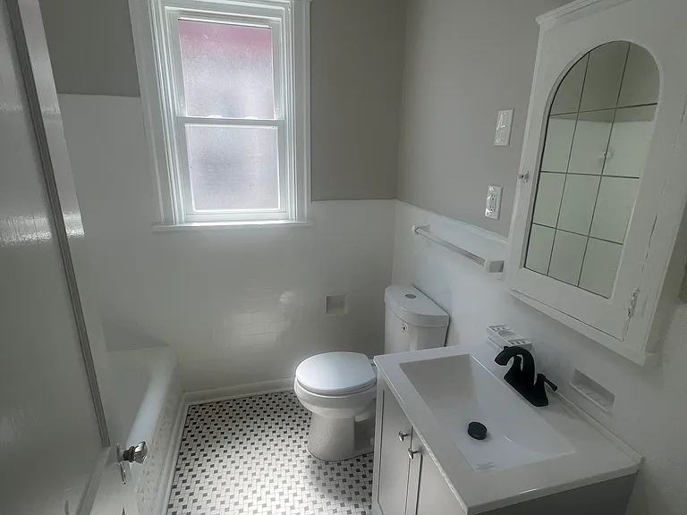 904 W 21st St #2 — Photo 10