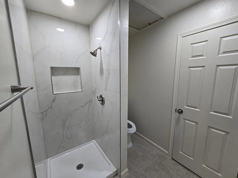 801 Capehart Ct — Photo 11
