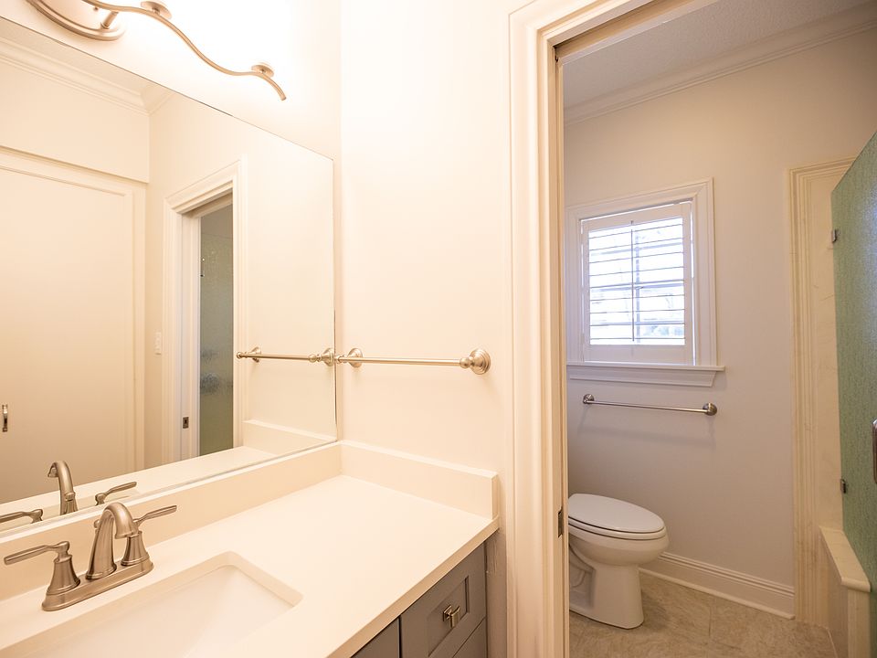 3709A-HOLLY-HILL-Bathroom-Guest