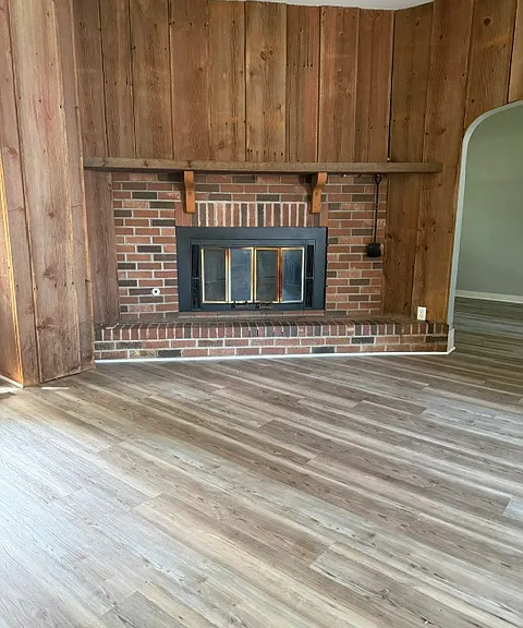 213 N May St — Photo 8