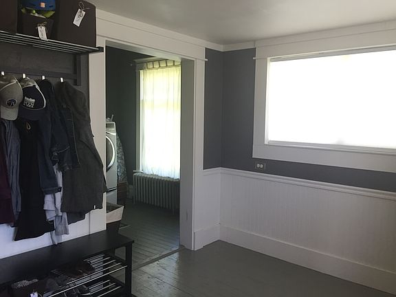 Spacious mud room