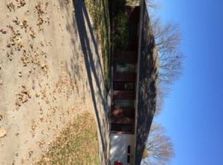 310 NW County Line Rd, Gower, MO 64454