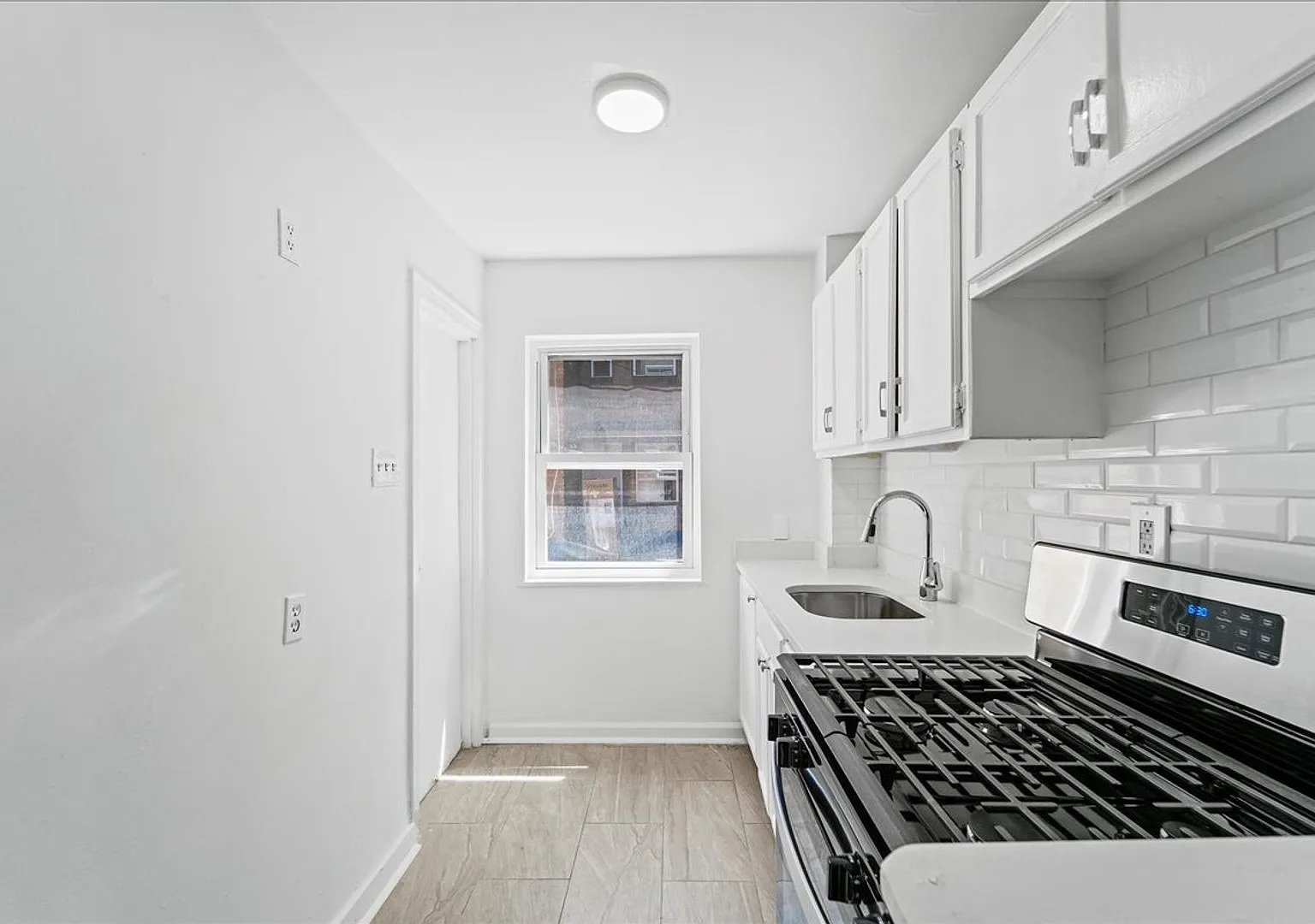 3847-3849 Beechwood Boulevard — Photo 4