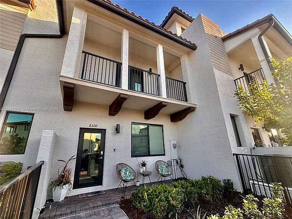 4th image of 8320 NW 43rd St #8320