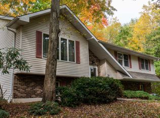 138 Marys Ln, Bartonsville, PA 18321