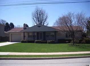 1112 Apple Dr, Mechanicsburg, PA 17055