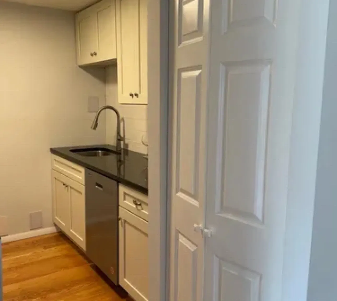 119 Grove St — Photo 2