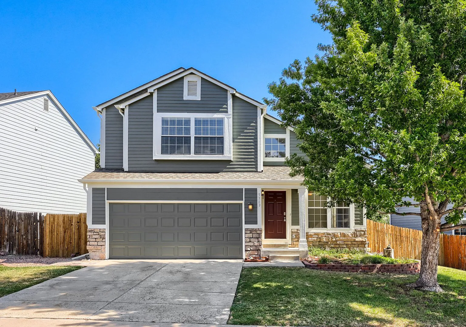 Evolve Real Estate: Meticulous Executive 4 Bedroom Up Plus Finished Basement Apartment Available ... — Photo 1