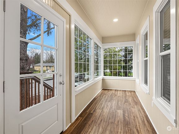 3rd image of 300 W Harriman Street
