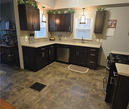4th image of 1513 Cordova Ave