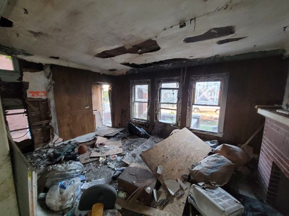 detroit-michigan-88294099 picture