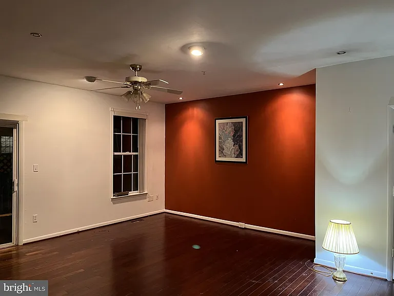 21227 Delevan Way #160 — Photo 8