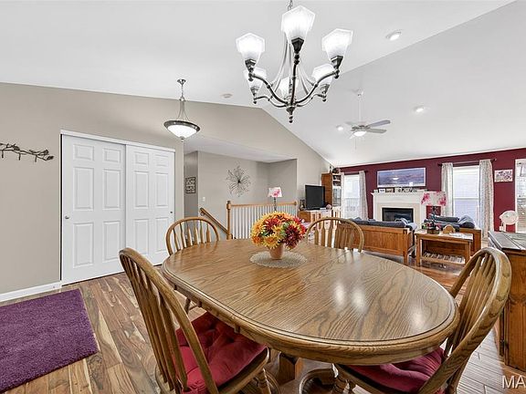 3rd image of 110 Matthews Dr