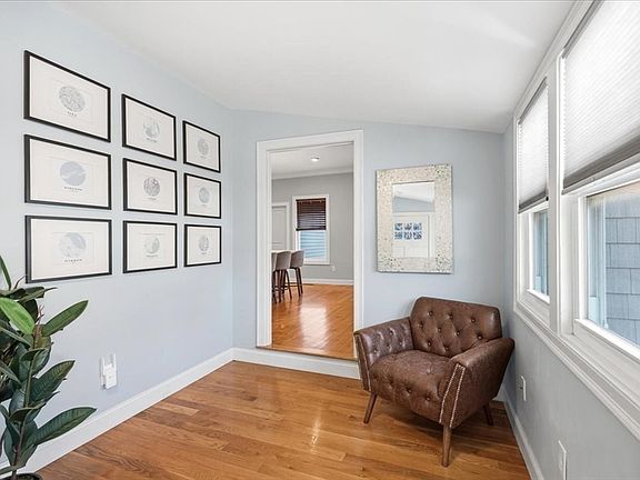 3rd image of 189 Shirley St Unit 2