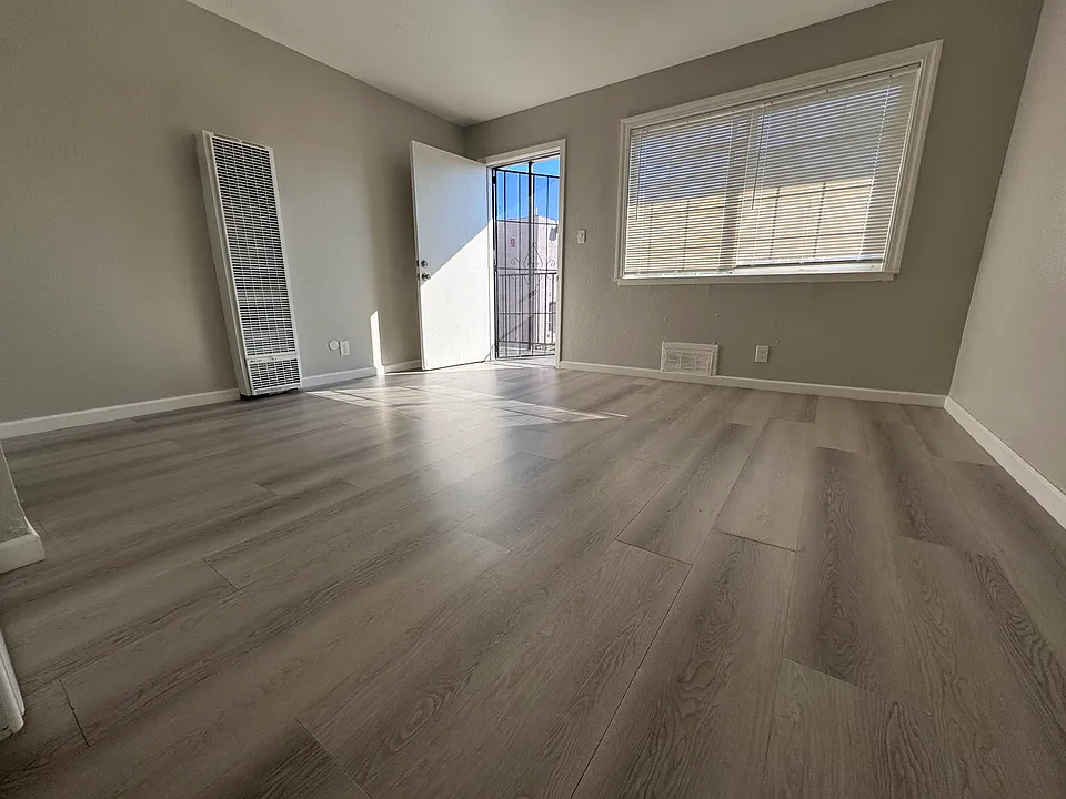 7975 Macarthur Blvd #25