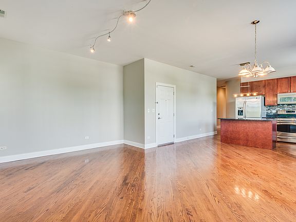 5th image of 3608 S Ellis Ave #3N