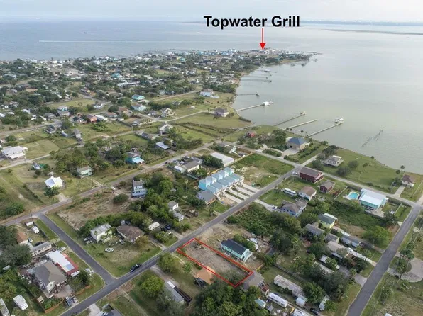 1010 15th St, San Leon, TX 77539