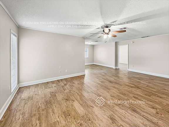 3rd image of 1172 La Mesa Ave