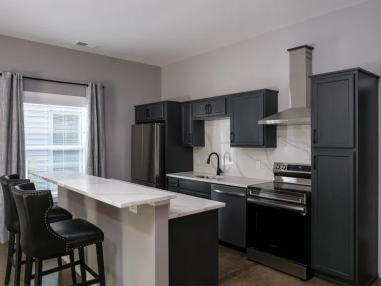 1737 Frankfort Ave #203 — Photo 3