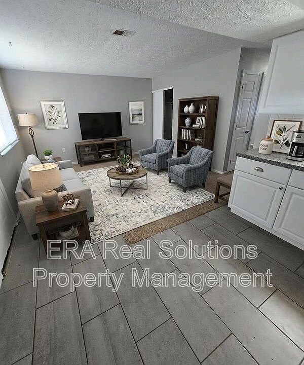 1st image of 2721 Charles Dr