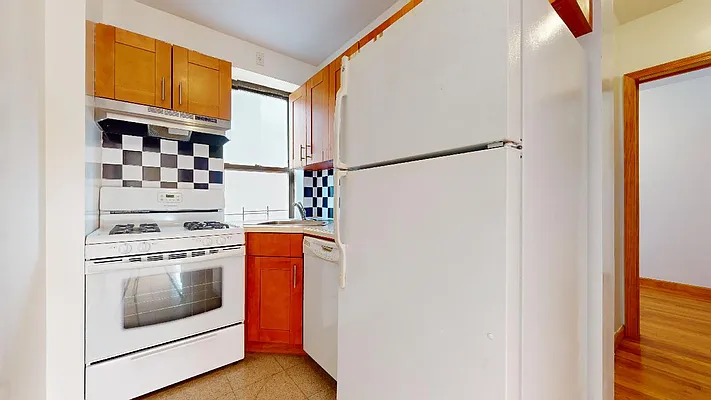 Rented by Bond New York | media 7