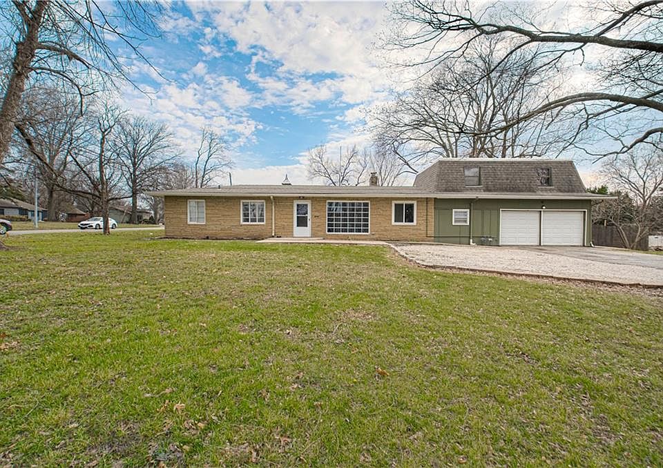 1st image of 3 Glen Arbor Rd