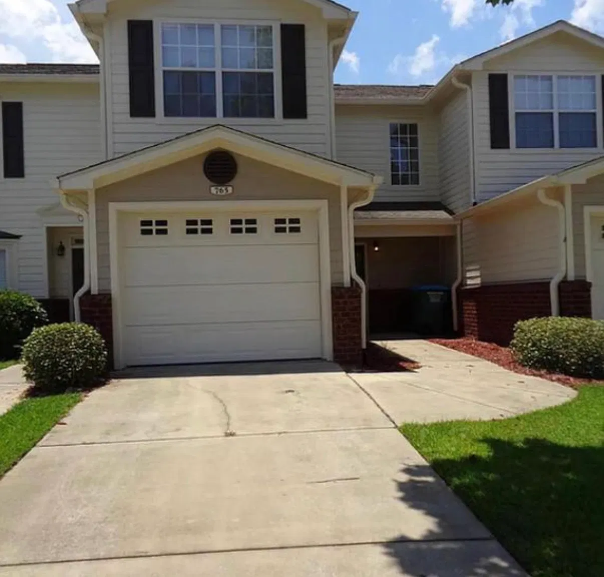 3 bed, 1460 sqft, $1,697 — Photo 1