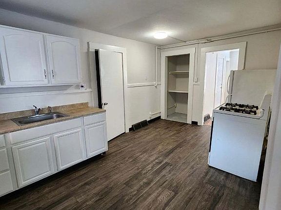 4th image of 11 Atwood Ct APT 1