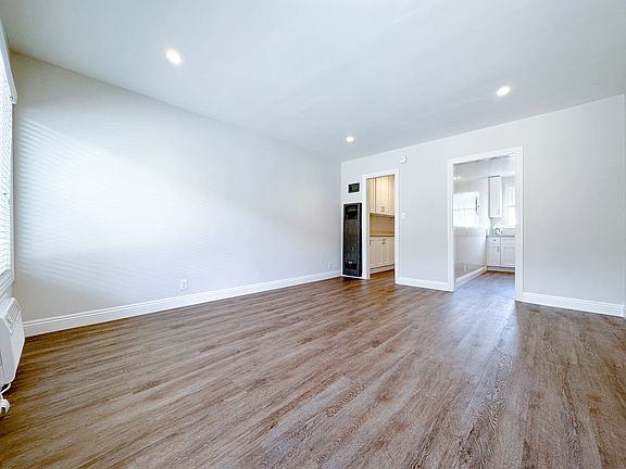 3rd image of 6451 Lexington Ave #U