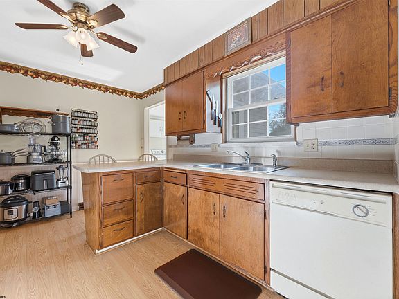2nd image of 1492 Janes Hill Rd