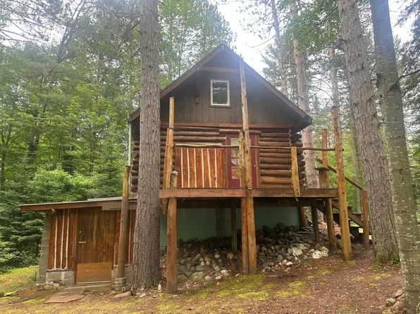 6098 Wintergreen Ln, Land O Lakes, WI 54540