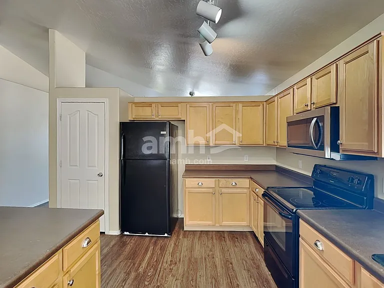 3537 E Murrieta Rd — Photo 3