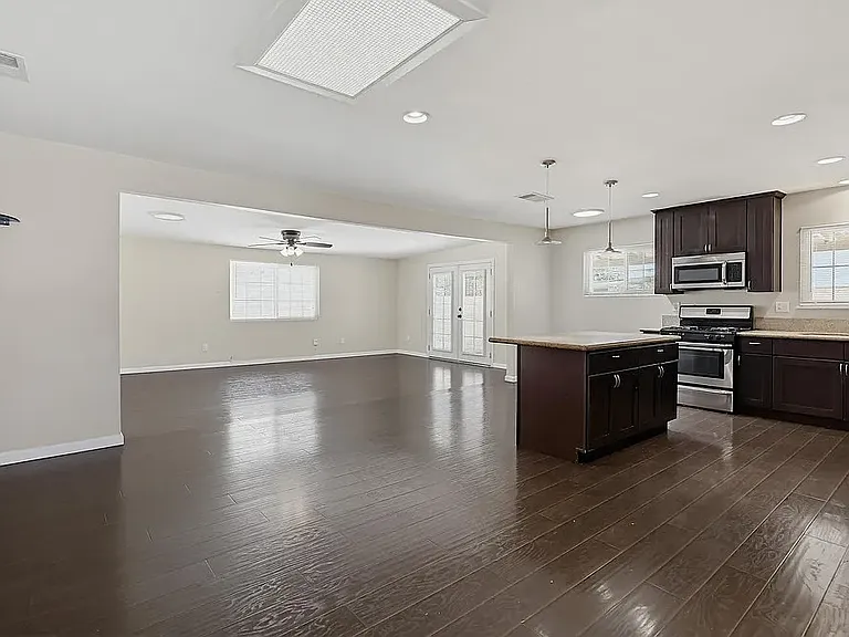 465 Meadowbrook Dr — Photo 12