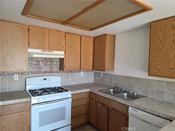 751 Higgins Rd APT 1, Barstow, CA 92311