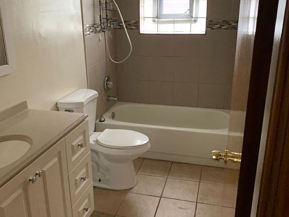 5th image of 17735 Park Blvd APT 3