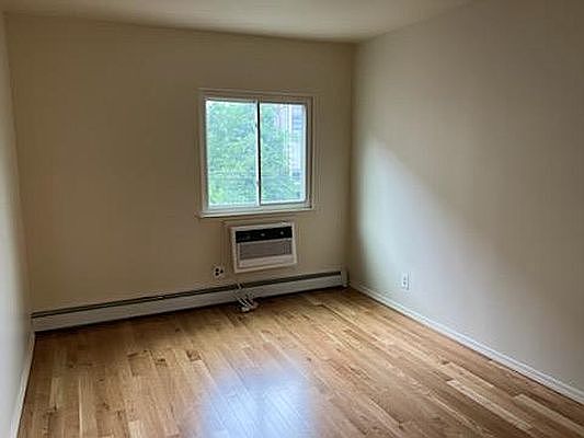 1st image of 118 Linden Blvd Floor 2