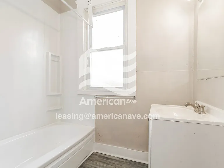 765791_010_main_bathroom_10.jpg