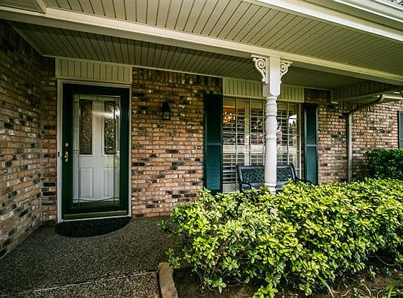 3rd image of 6001 Shorewood Dr