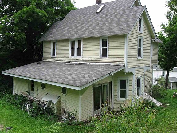 3rd image of 52 Dubois St
