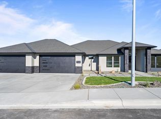 1042 Andes Ave, West Richland, WA 99353