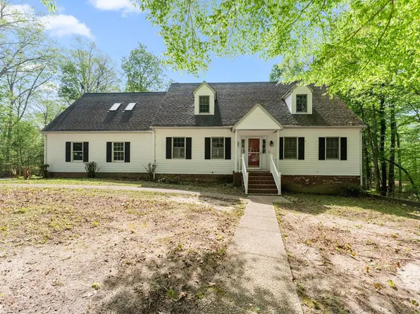 591 Wallace St, Warsaw, VA 22572