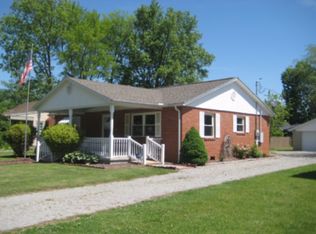 126 11th St, Carmi, IL 62821