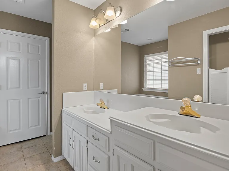 3715 Dahlia Dr — Photo 11