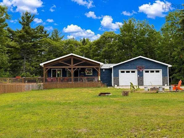 8426 Upper Clyde Rd, Shelburne, NS B0T 1W0