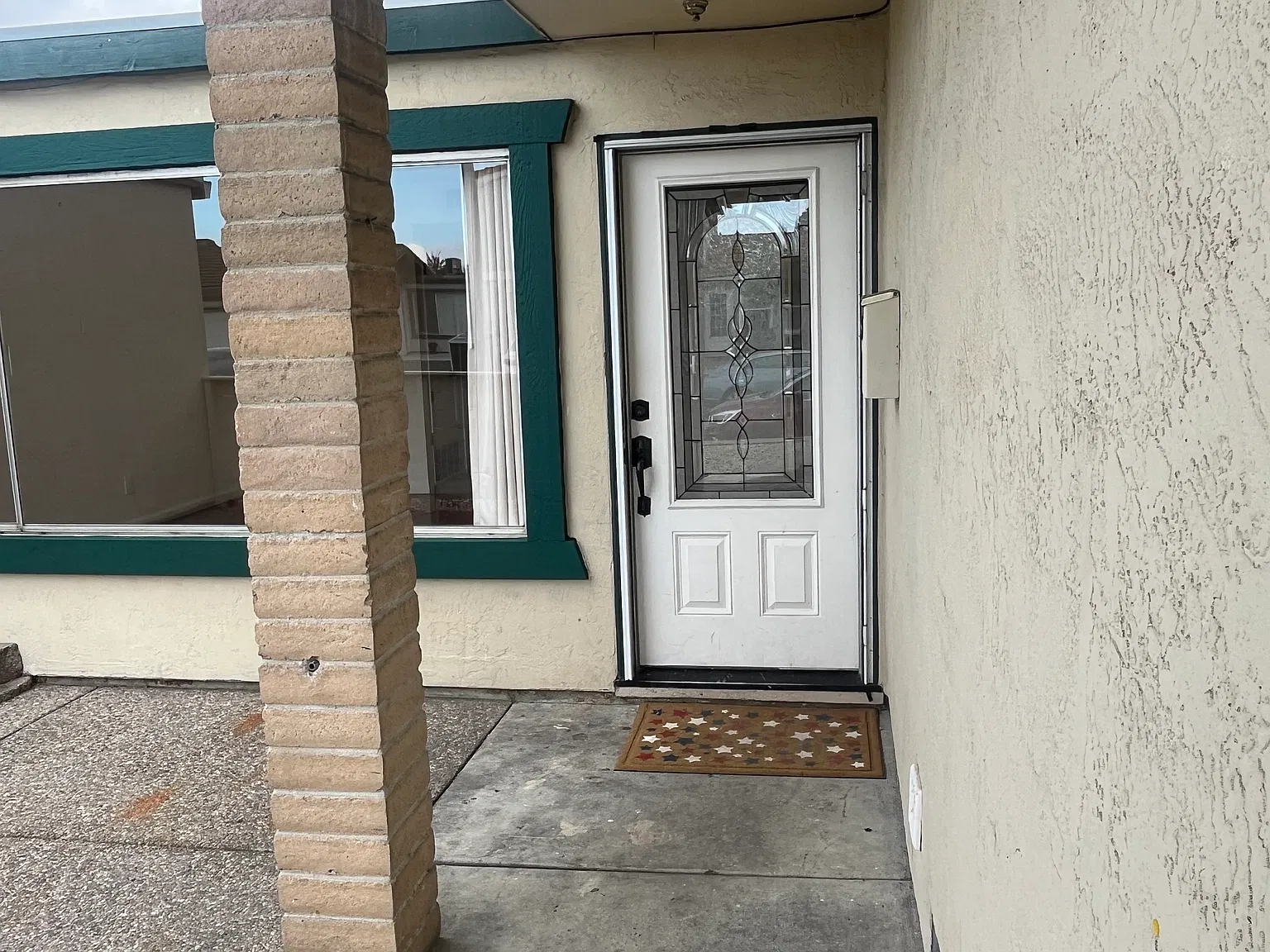 3 bed, 1148 sqft, $3,790 — Photo 1