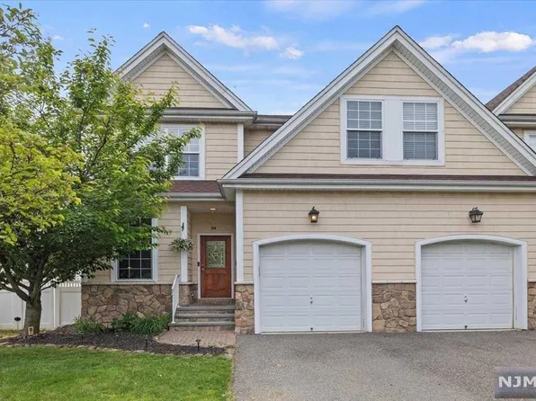 94 6th Ave, Hawthorne, NJ 07506