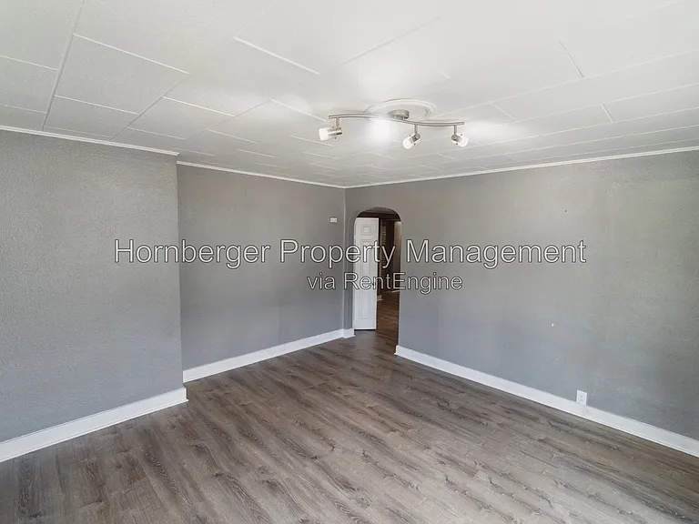 2702 W Boone Ave — Photo 6