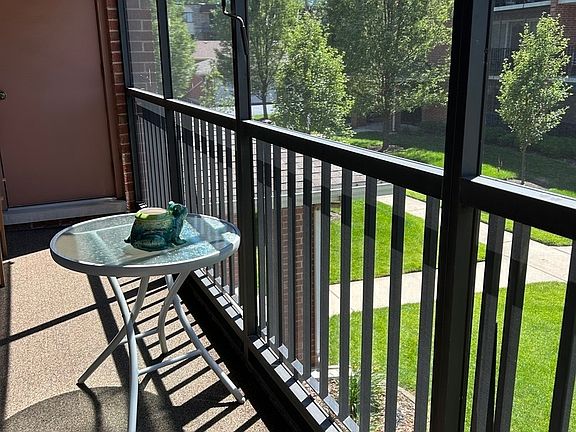 5th image of 5029 Circle Pl #203